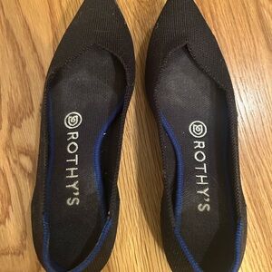 GUC Rothy's Black Point, size 6.5 (runs small)